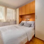 Cityscape Comfort Apartment With Garage - Happy Rentals